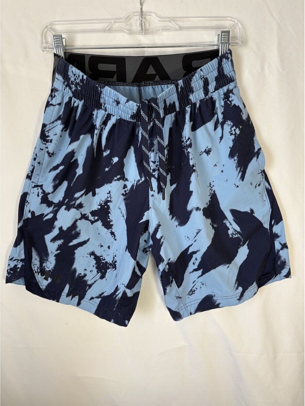 Under Armour Mens M Blue Camo Shorts Running Training Gym Athletic Drawstring